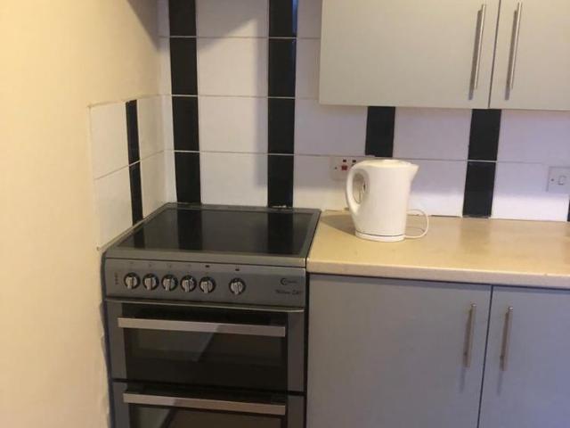 Studio for rent in Long Lee, Bradford