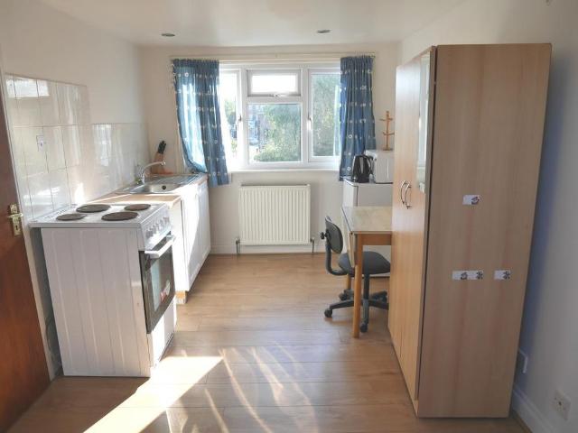 Studio for rent in London Borough of Harrow, Greater London