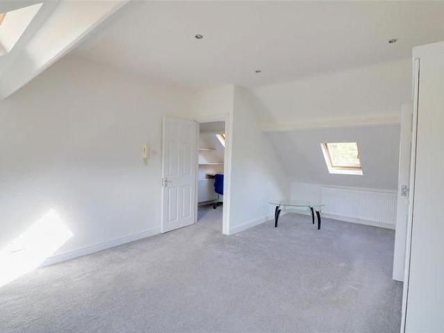Studio for rent in London Borough of Croydon, Purley