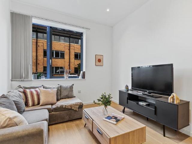 Studio for rent in London Borough of Hounslow, Greater London