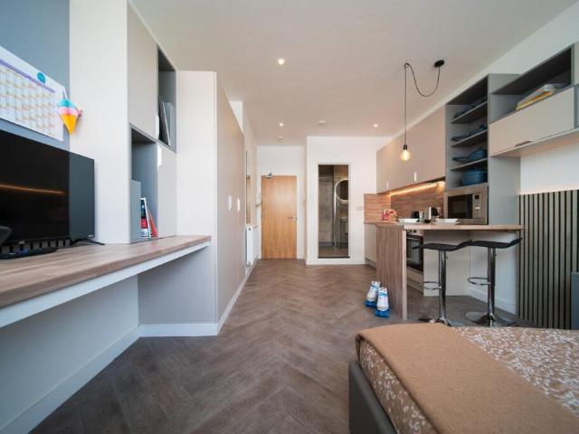 Flat for rent in Pennycomequick, Mount Wise