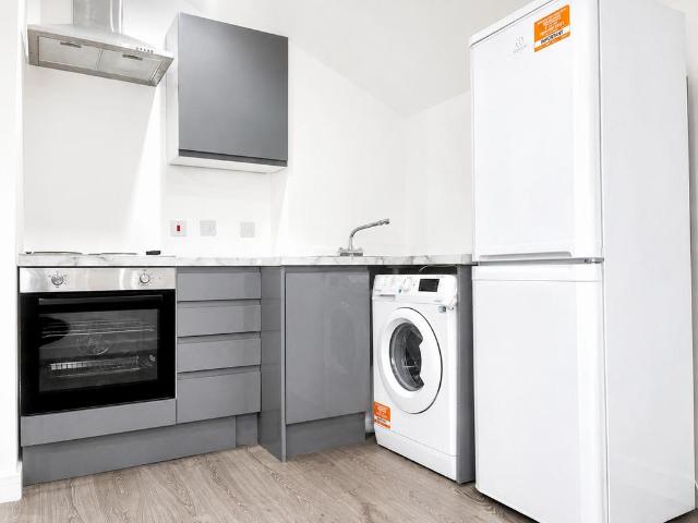 Flat for rent in London Borough of Croydon, Greater London