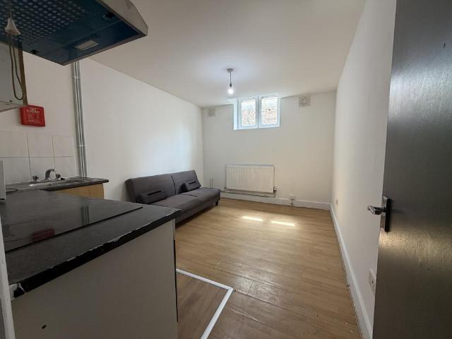 Flat for rent in Leyton, Greater London