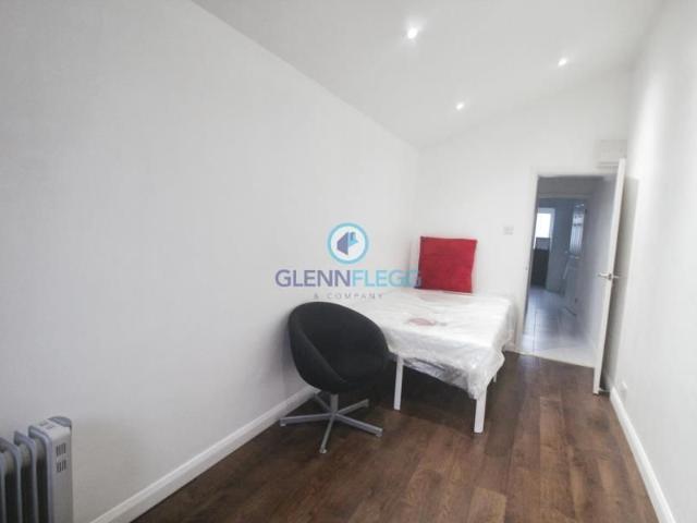 Studio for rent in Swallow, Buckinghamshire