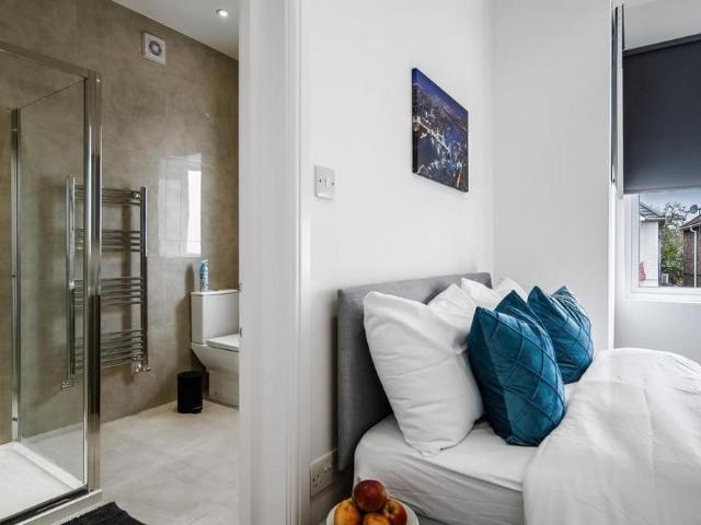 Studio for rent in Alperton, Greater London