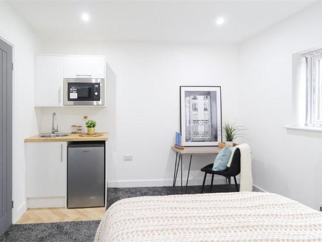 Studio for rent in Canley, Coventry