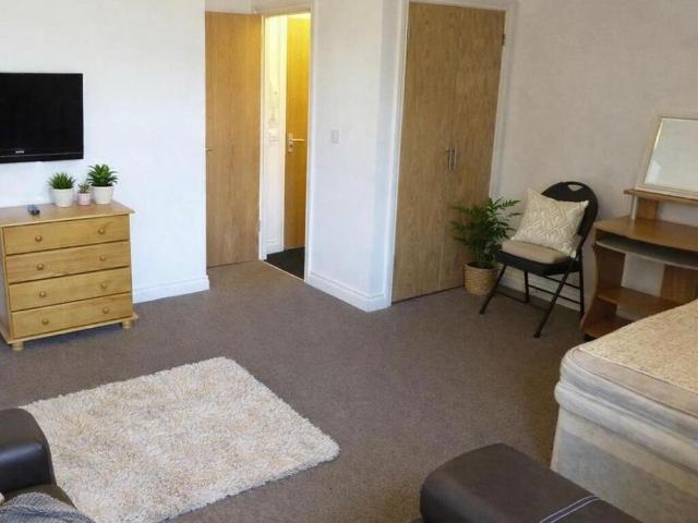 Studio for rent in Besses o' th' Barn, Bury