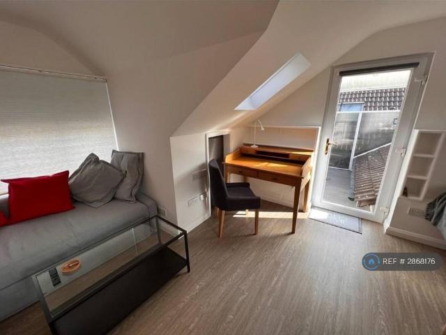 Studio for rent in Fenny Stratford, Milton Keynes