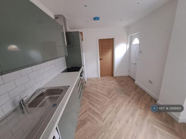 Studio for rent in Chingford, Greater London