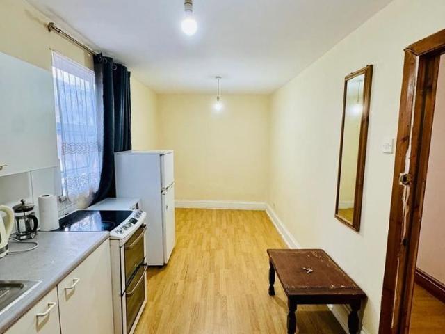 Studio for rent in Leyton, Greater London