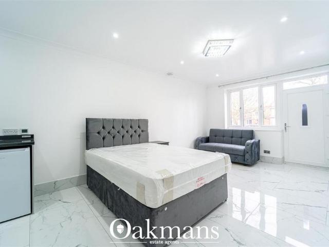 Studio for rent in Hall Green, West Midlands