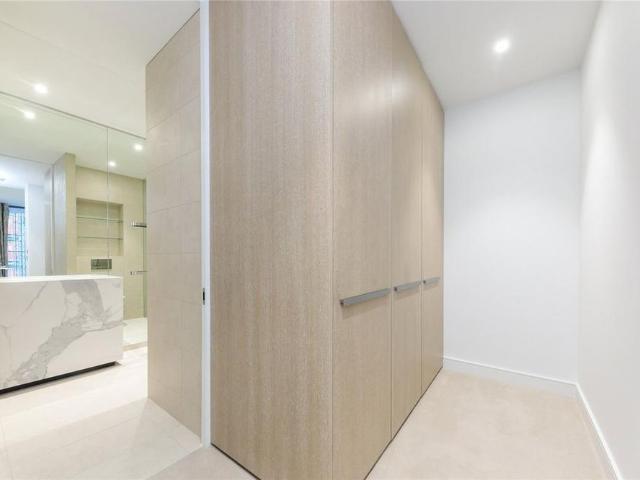 Studio for rent in London, Isle Of Man