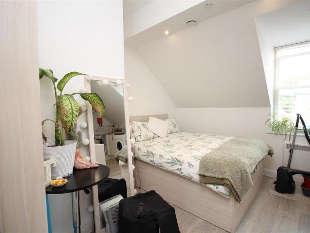 Studio for rent in Longport, The Bridge