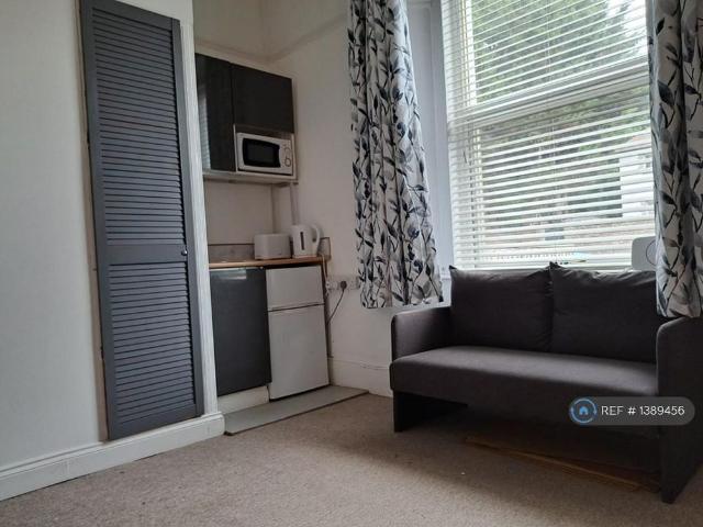 Studio for rent in Torre, Torquay