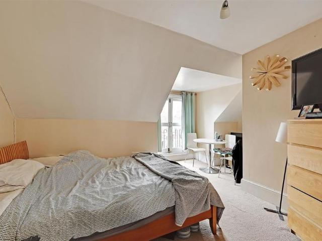 Studio for rent in London Borough of Croydon, Greater London
