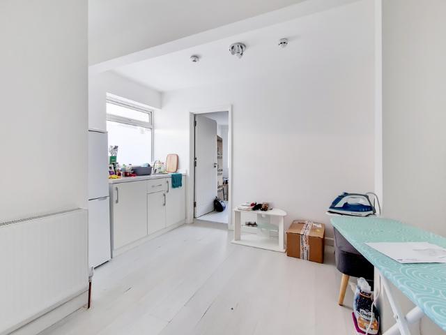 Flat for rent in Yiewsley, Isle Of Man