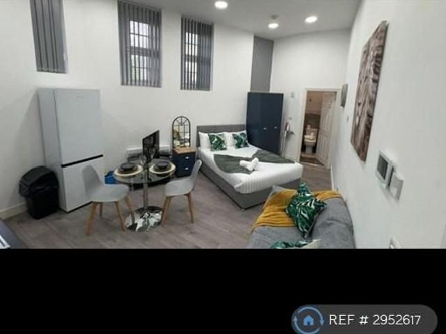 Studio for rent in Lee Bank, Greater Manchester