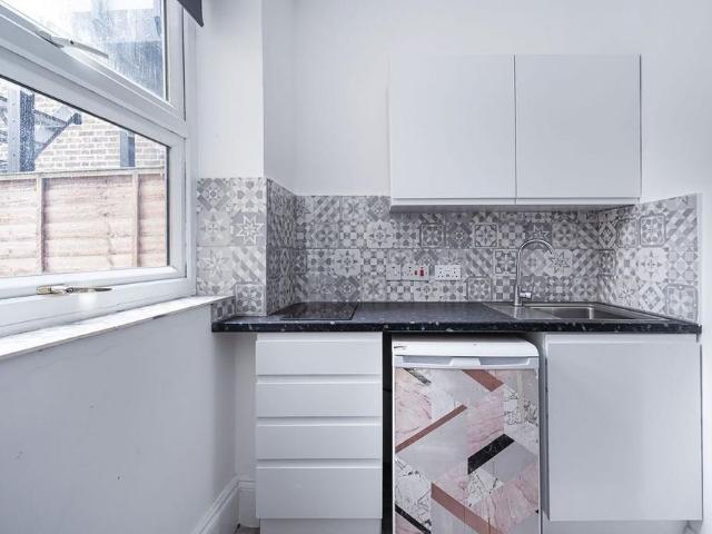 Studio for rent in Lower Clapton, Greater London