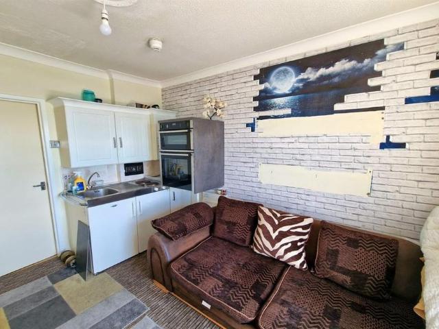 Studio for rent in Clapham, West Sussex