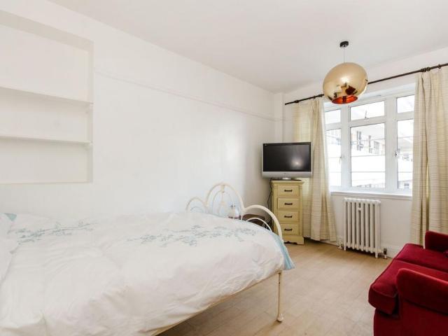 Flat for rent in Earl's Court, Greater London