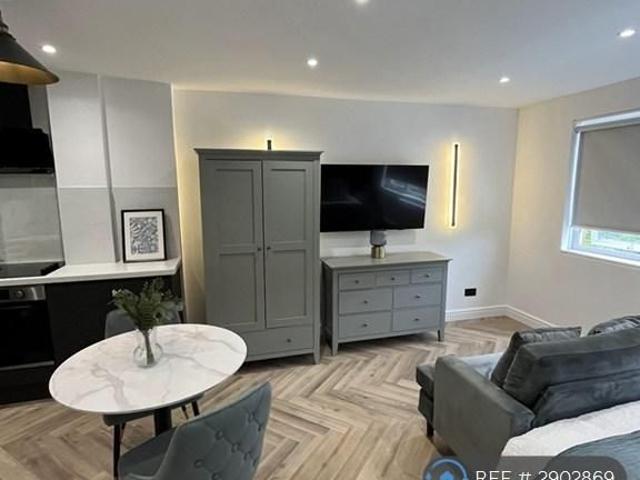 Studio for rent in Milton Keynes