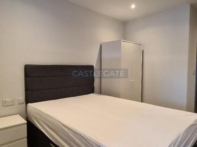 Studio for rent in Huddersfield, West Yorkshire