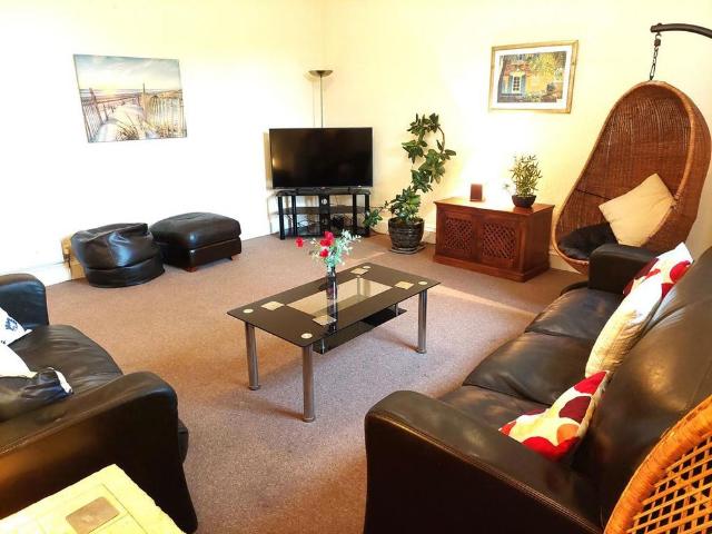 Studio for rent in Dumfries, Scotland