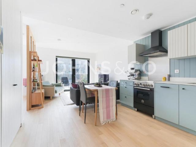 Flat for rent in London Borough of Hounslow, Greater London