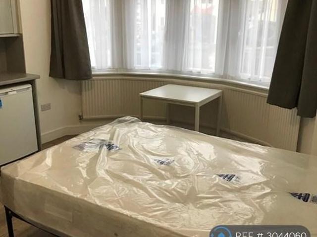 Studio for rent in London Borough of Enfield, Greater London