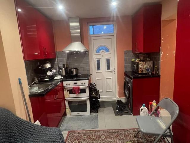 Flat for rent in Lane, Greater London