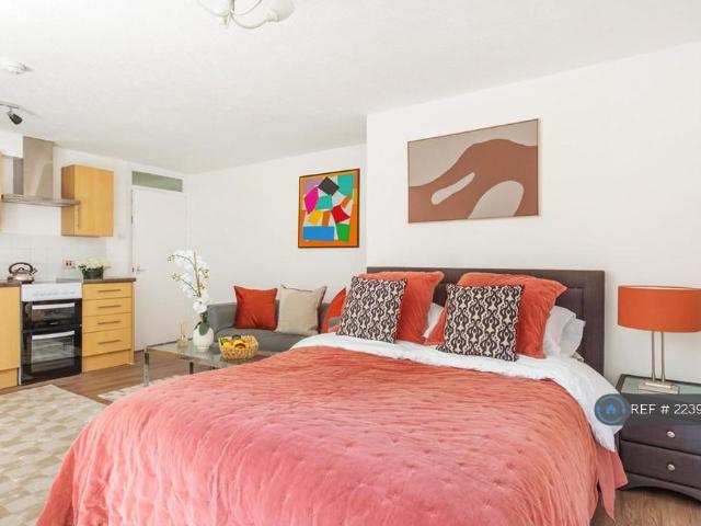 Flat for rent in Old Kent Road, Greater London