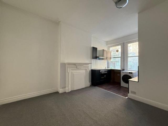 Studio for rent in London Borough of Ealing, Park Royal