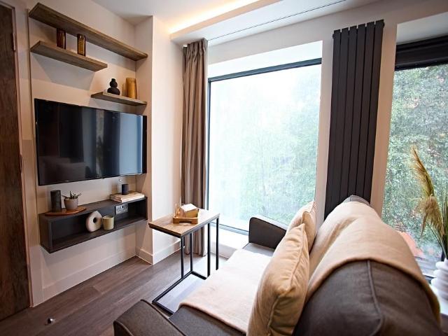 Studio for rent in Leylands, West Yorkshire