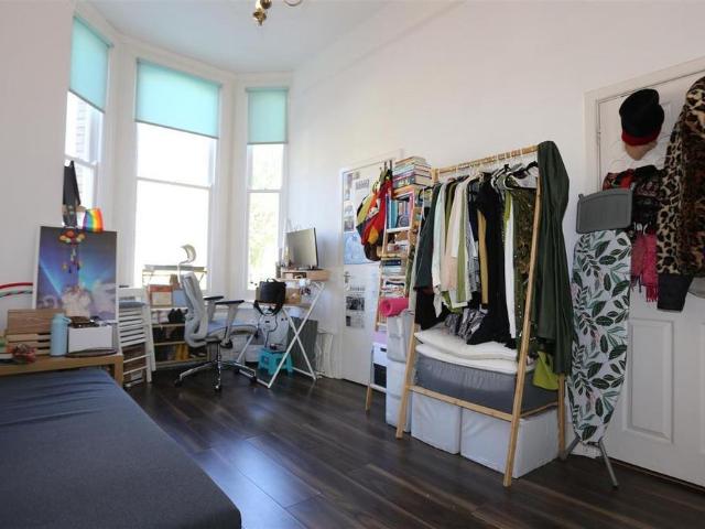 Studio for rent in Aldrington