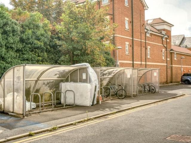 Studio for rent in Barracks, The Bridge