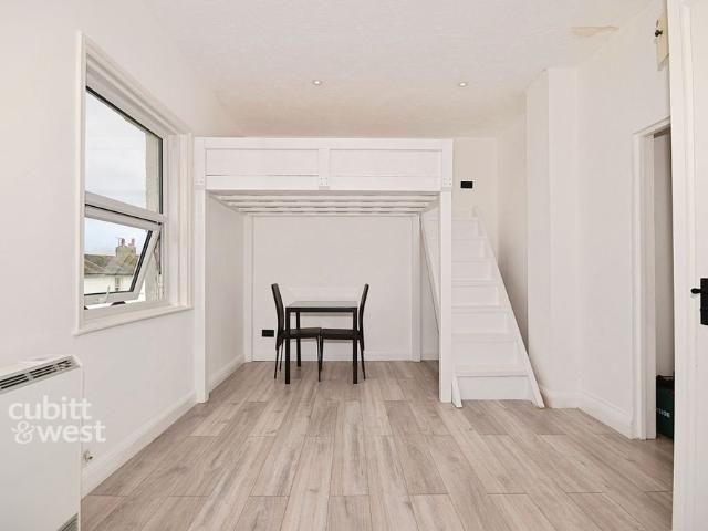 Studio for rent in Clapham, West Sussex