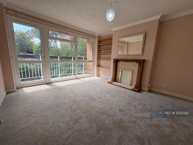 Studio for rent in Carshalton Beeches, Greater London