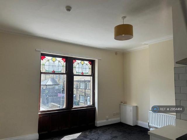 Studio for rent in West Yorkshire