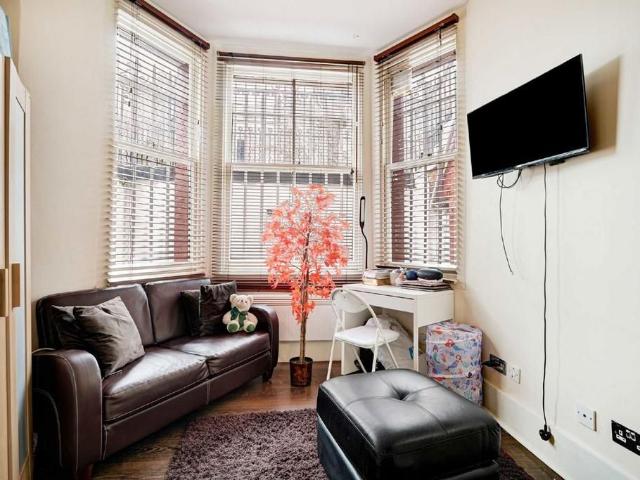 Studio for rent in Kensal Town, Greater London