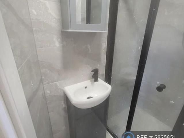 Studio for rent in Furzedown, Greater London