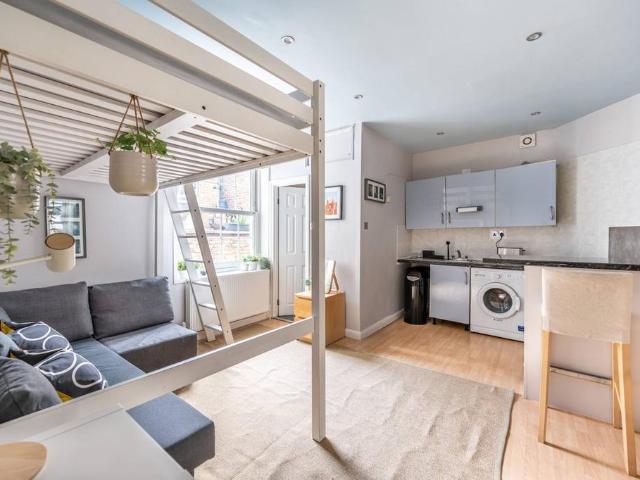 Flat for rent in Paddington, Isle Of Man