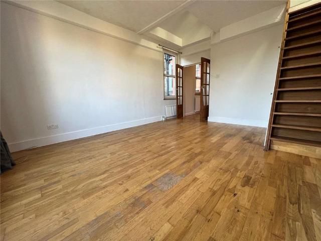 Studio for rent in Palmers Green, Isle Of Man