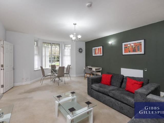 Studio for rent in Iver, Iver Heath