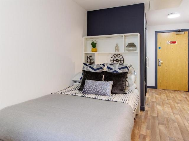 Studio for rent in West Hoe, Mount Wise