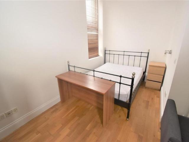 Studio for rent in Milverton, Green Close