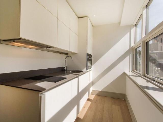 Studio for rent in London Borough of Croydon, Greater London