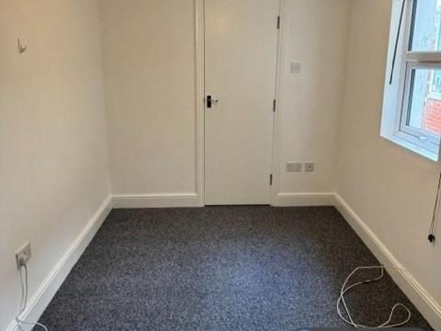 Studio for rent in Bowes Park, Greater London