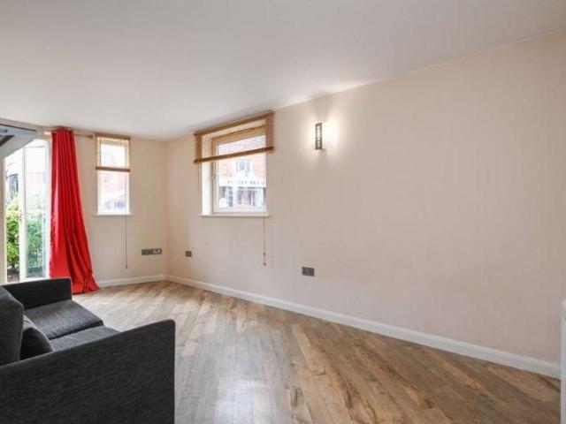 Studio for rent in Blackhills, Surrey