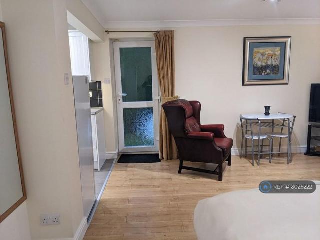 Studio for rent in Ickenham, Greater London