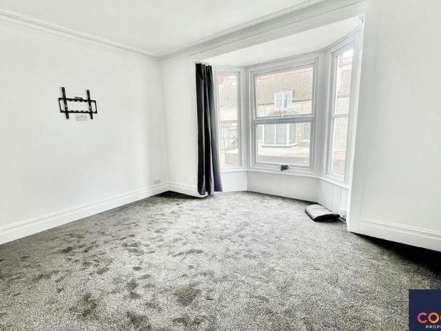 Studio for rent in Fortuneswell, East Dorset